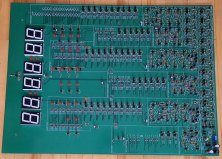 Veľké tranzistorové hodiny - Mega Transistor Clock (1)