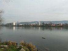 Trenčín, Zámostie